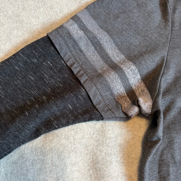 Batman DC Comics Logo Grey Athletic-Style Long Sleeve Boys/Youth Shirt Large - Picture 6 of 10